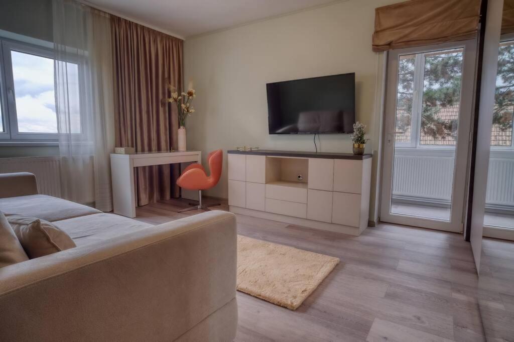 Central Luxury Apartment With City View Brasov Exterior photo