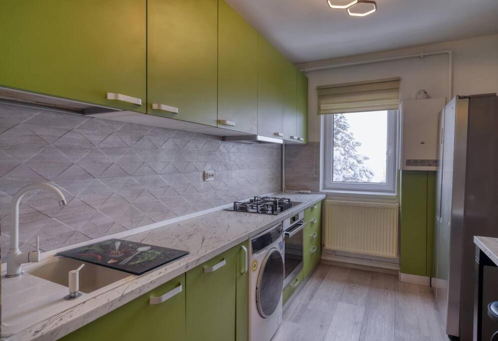 Central Luxury Apartment With City View Brasov Exterior photo