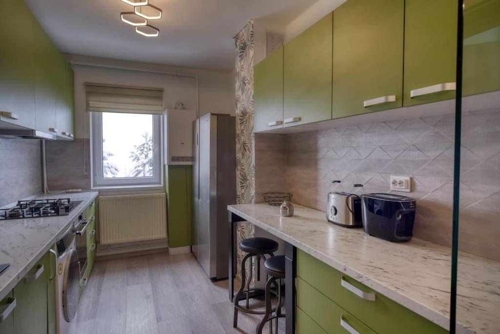 Central Luxury Apartment With City View Brasov Exterior photo